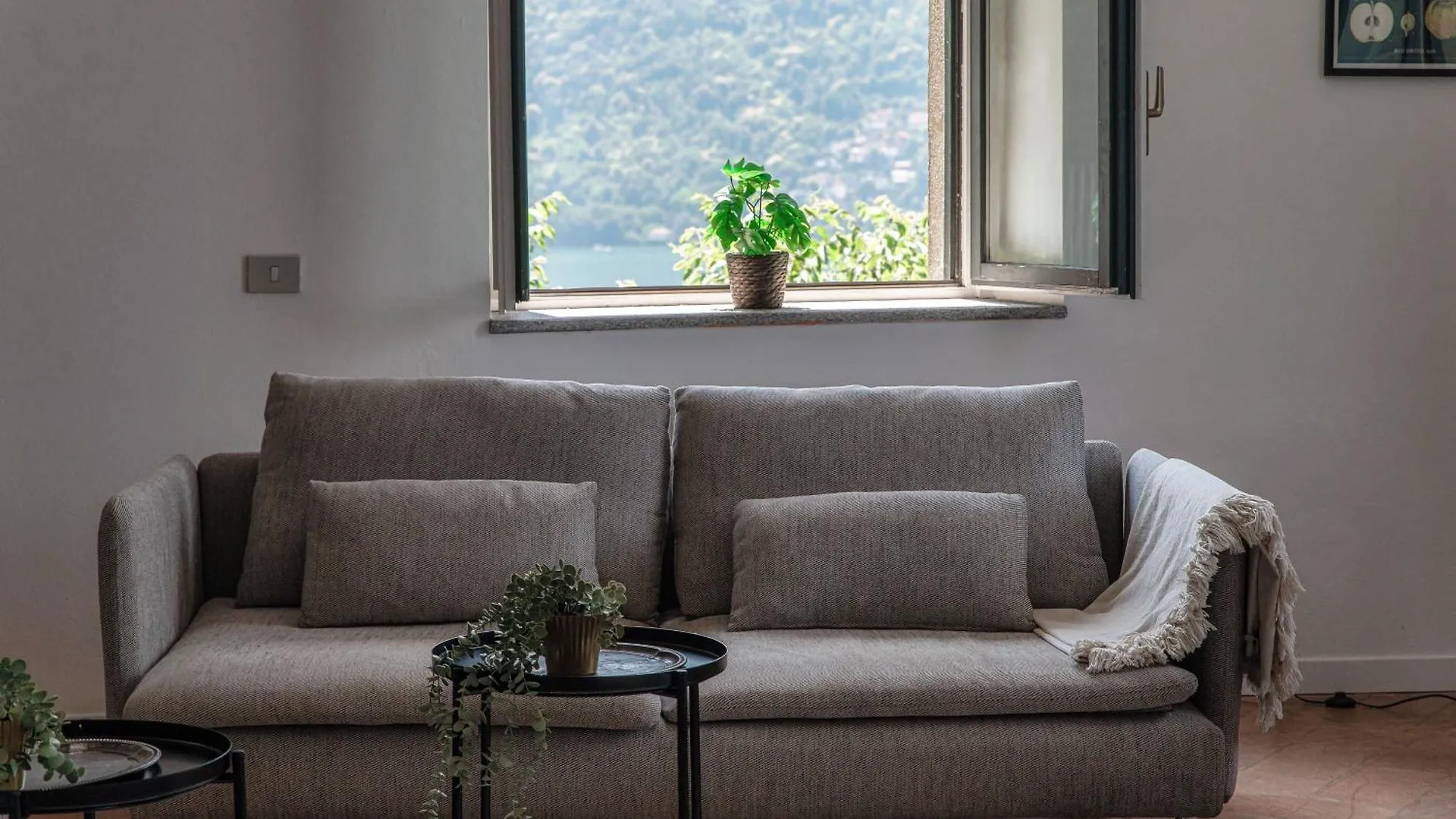 Silken Escape - By Myhomeincomo Nesso